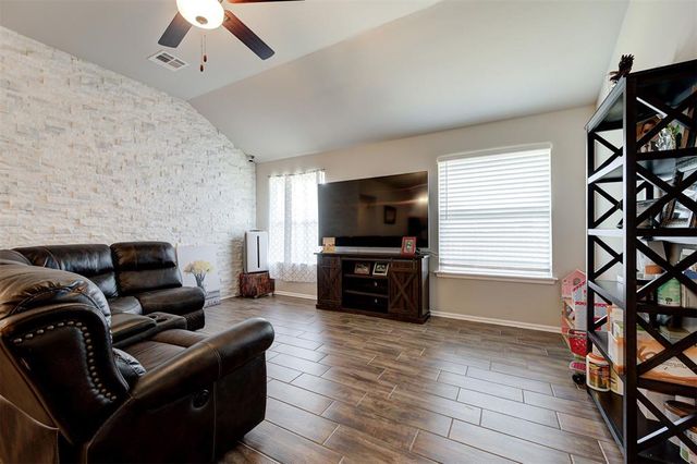 11652 SW 12th Street, Yukon, OK 73099