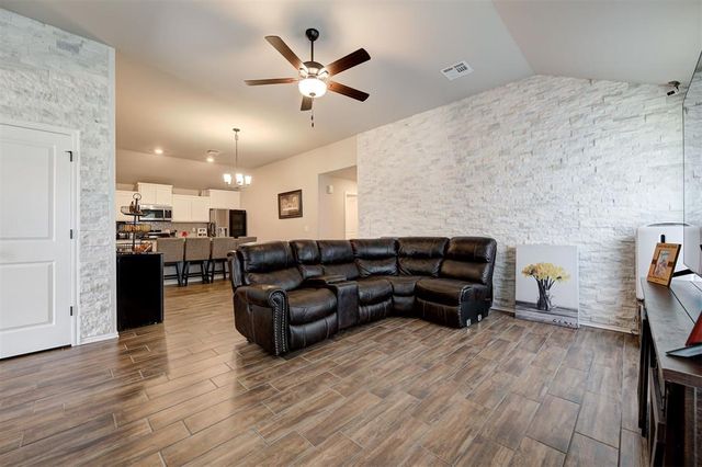 11652 SW 12th Street, Yukon, OK 73099