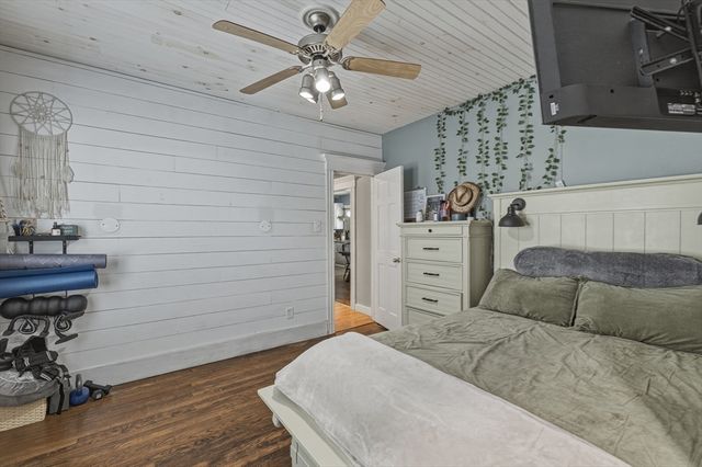 421 Maxfield St, New Bedford, MA 02740