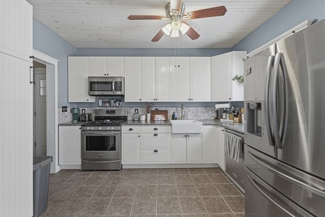 421 Maxfield St, New Bedford, MA 02740