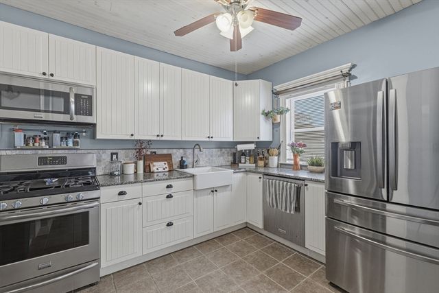 421 Maxfield St, New Bedford, MA 02740