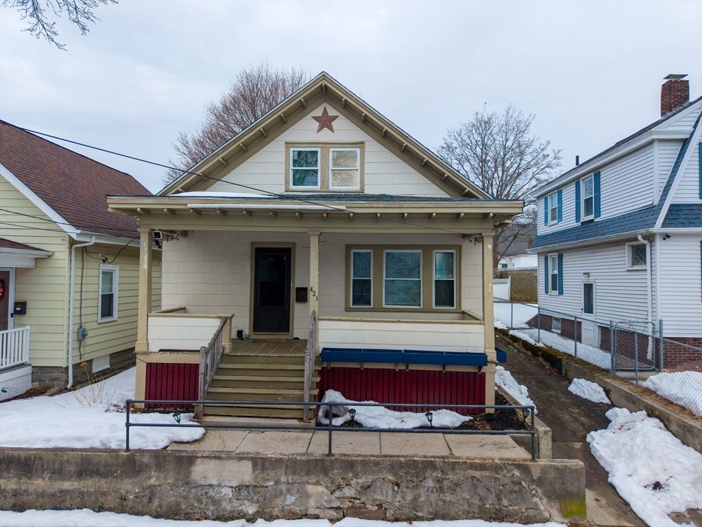 421 Maxfield St, New Bedford, MA 02740