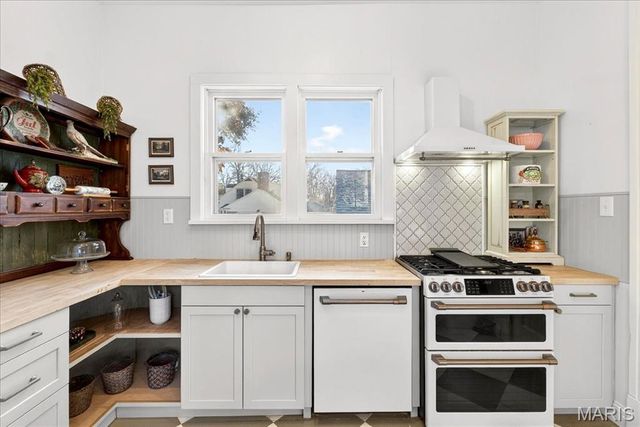 437 Selma Avenue, Webster Groves, MO 63119