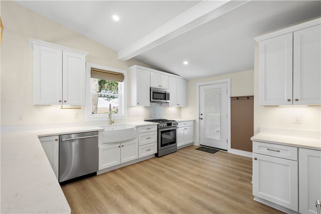 204 Buckels Ave, Houston, PA 15342