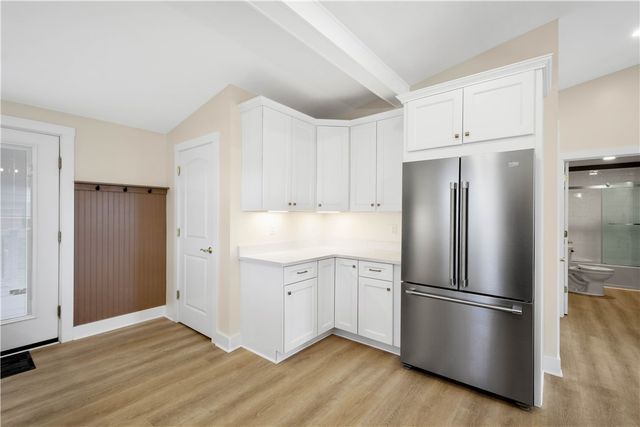 204 Buckels Ave, Houston, PA 15342
