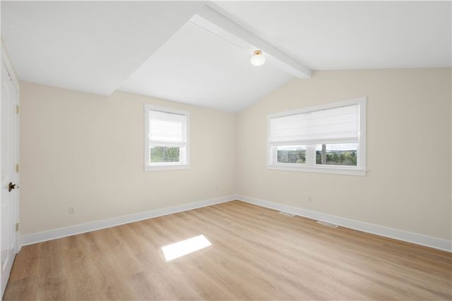 204 Buckels Ave, Houston, PA 15342
