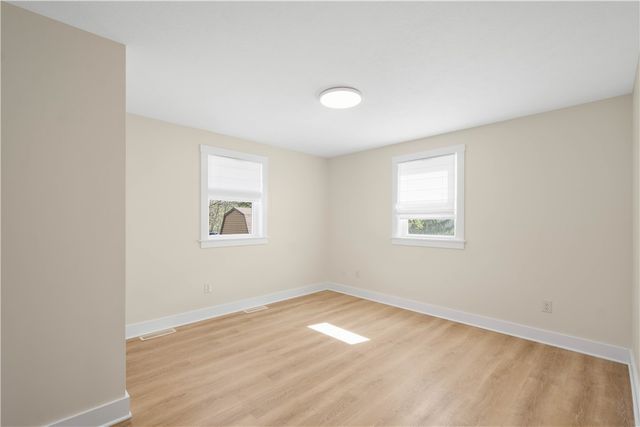 204 Buckels Ave, Houston, PA 15342
