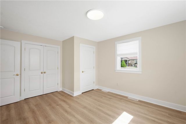 204 Buckels Ave, Houston, PA 15342