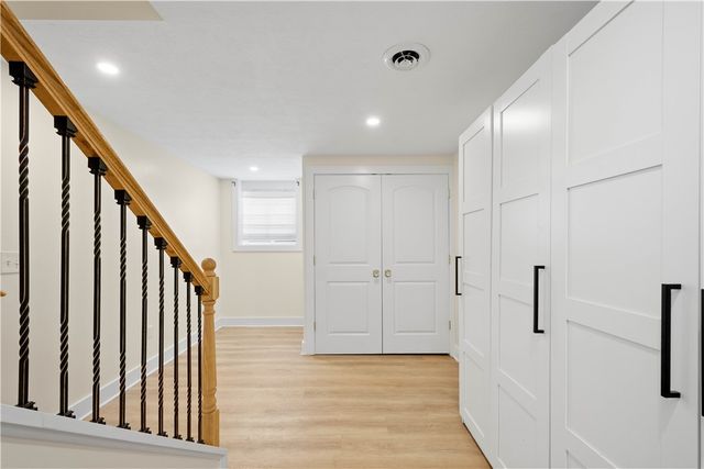 204 Buckels Ave, Houston, PA 15342