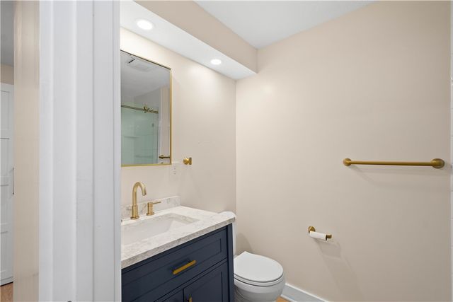 204 Buckels Ave, Houston, PA 15342