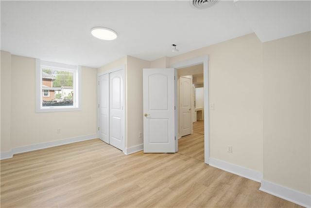 204 Buckels Ave, Houston, PA 15342
