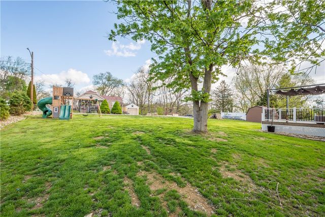 204 Buckels Ave, Houston, PA 15342