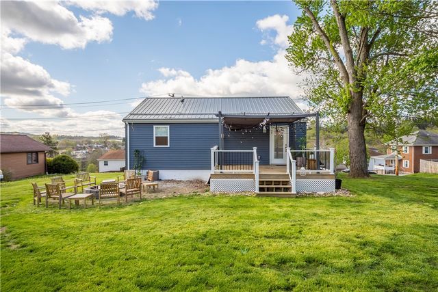 204 Buckels Ave, Houston, PA 15342