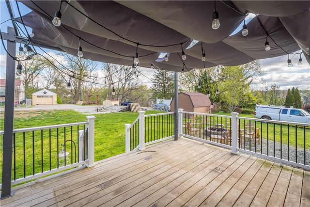 204 Buckels Ave, Houston, PA 15342