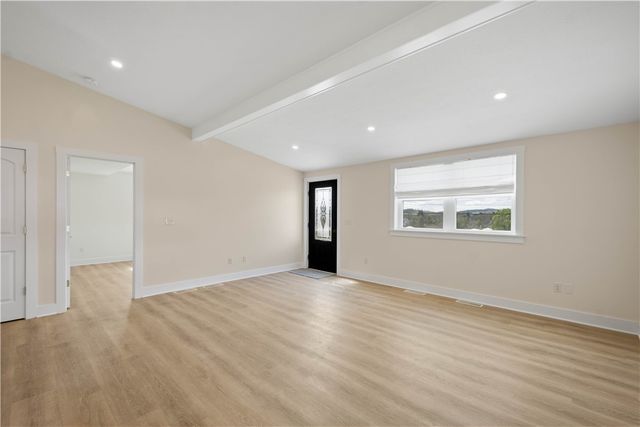 204 Buckels Ave, Houston, PA 15342