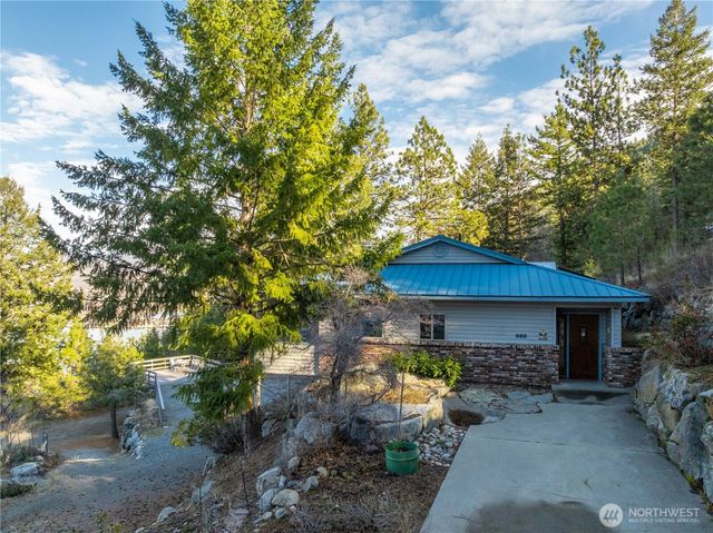 985 Guffy Road, Chelan, WA 98816