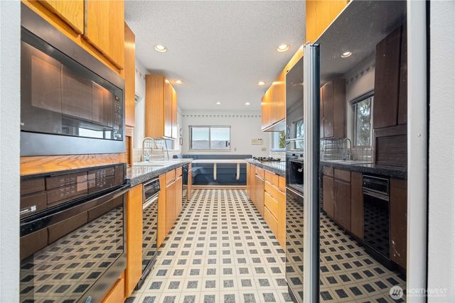 985 Guffy Road, Chelan, WA 98816