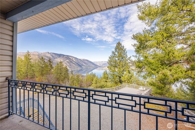 985 Guffy Road, Chelan, WA 98816