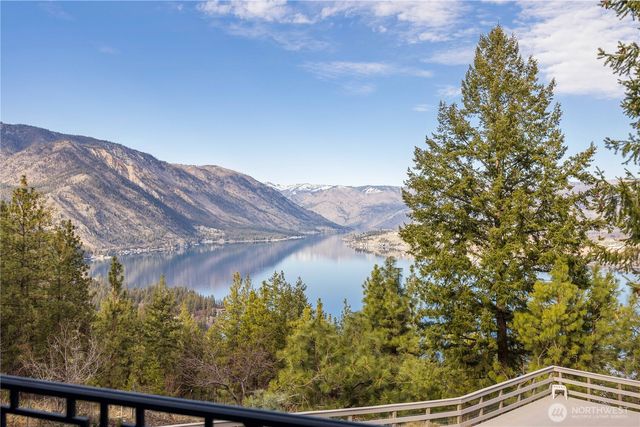 985 Guffy Road, Chelan, WA 98816