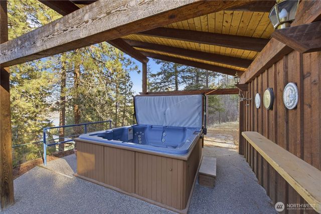 985 Guffy Road, Chelan, WA 98816