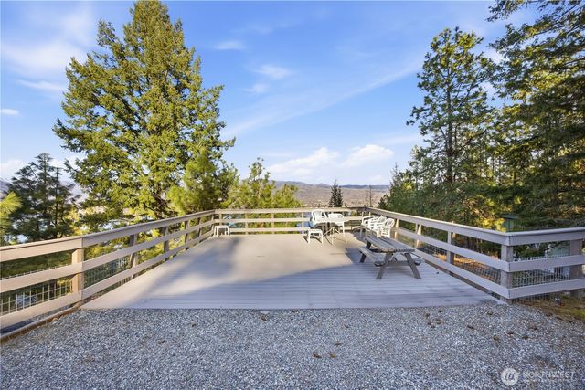 985 Guffy Road, Chelan, WA 98816