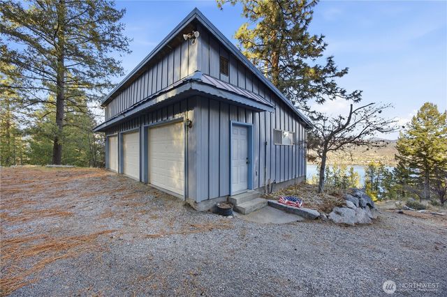 985 Guffy Road, Chelan, WA 98816