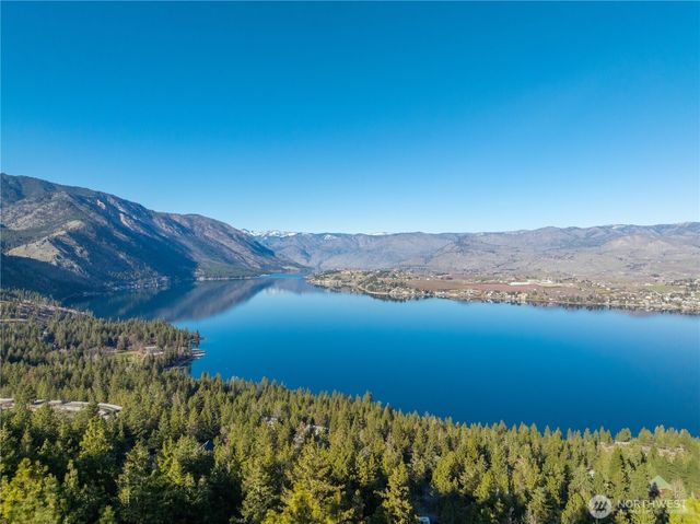 985 Guffy Road, Chelan, WA 98816