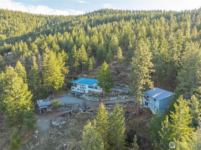 985 Guffy Road, Chelan, WA 98816