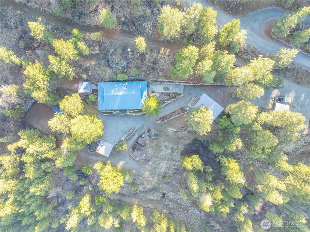985 Guffy Road, Chelan, WA 98816
