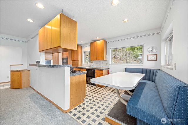 985 Guffy Road, Chelan, WA 98816