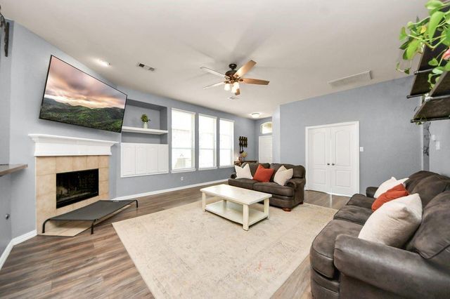 2308 Perkins Crossing Drive, Conroe, TX 77304