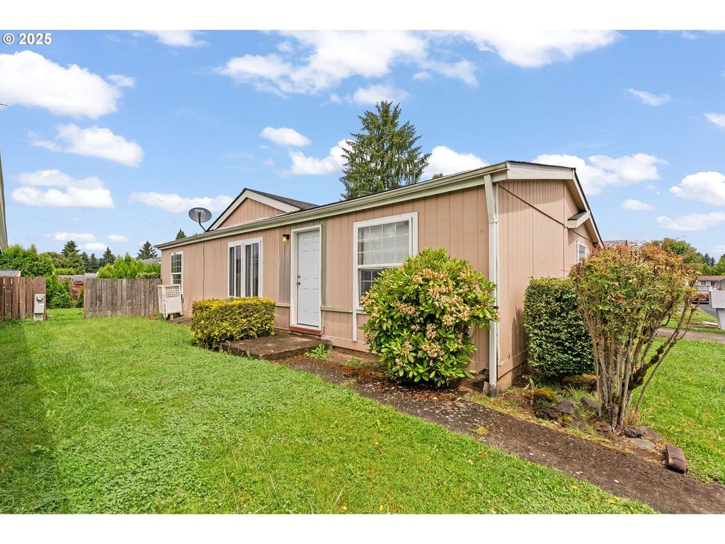 1111 Se 3RD Ave 32, Canby, OR 97013