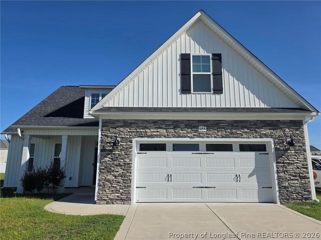 644 Amusement Drive, Hope Mills, NC 28348