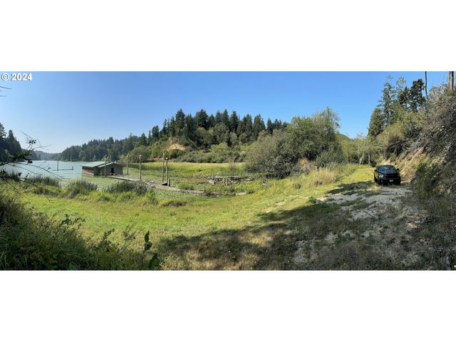 71399 Heavy Horse Rd, Lakeside, OR 97449