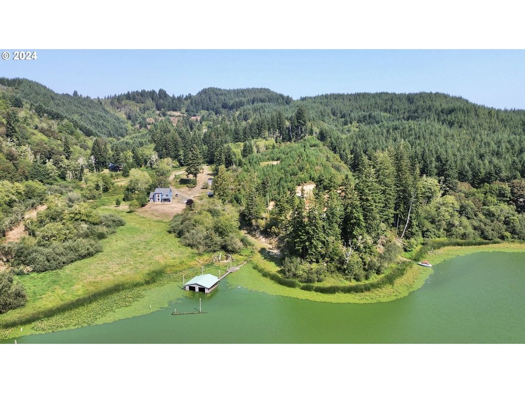 71399 Heavy Horse Rd, Lakeside, OR 97449