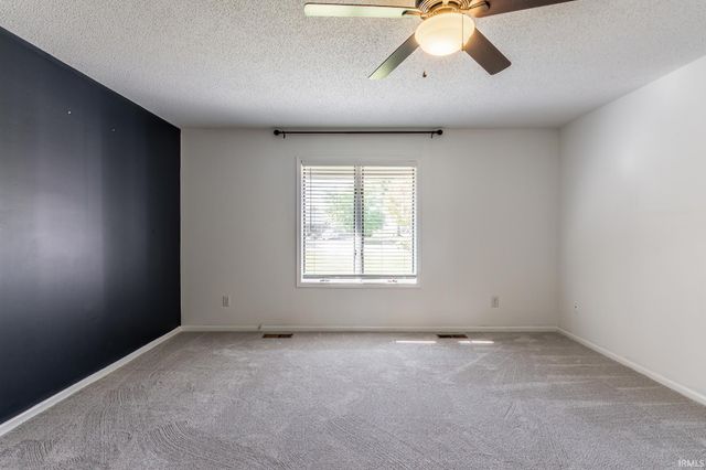 8211 Fawncrest Place, Fort Wayne, IN 46835