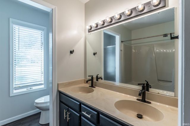 8211 Fawncrest Place, Fort Wayne, IN 46835