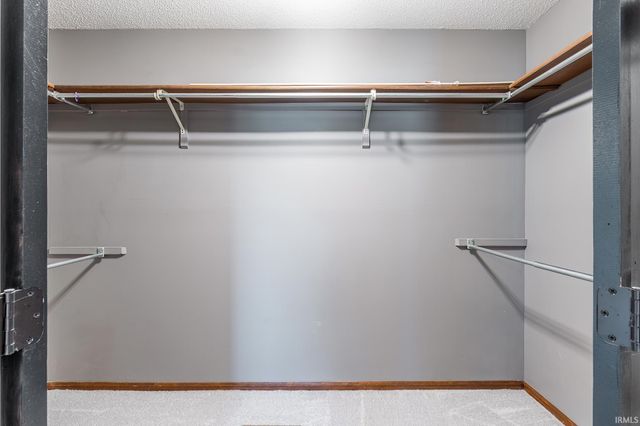 8211 Fawncrest Place, Fort Wayne, IN 46835