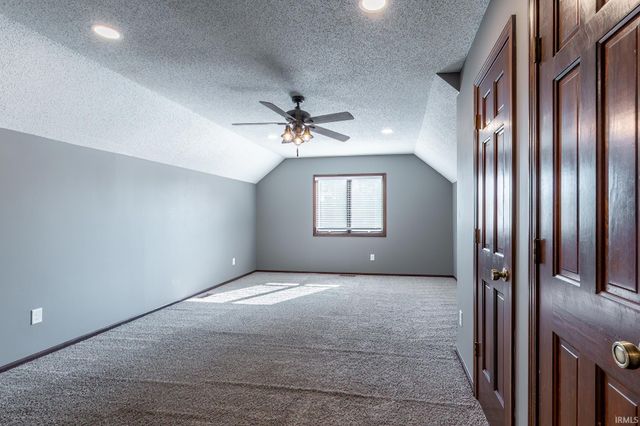 8211 Fawncrest Place, Fort Wayne, IN 46835