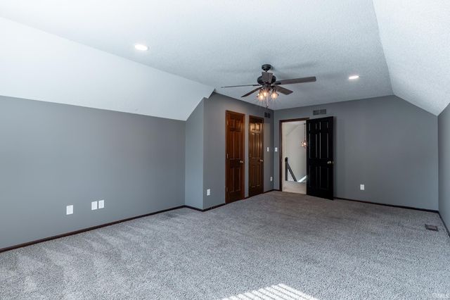 8211 Fawncrest Place, Fort Wayne, IN 46835