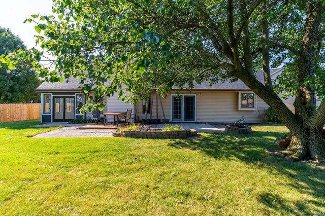 8211 Fawncrest Place, Fort Wayne, IN 46835