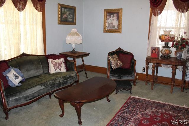 877 E Airline Drive, East Alton, IL 62024