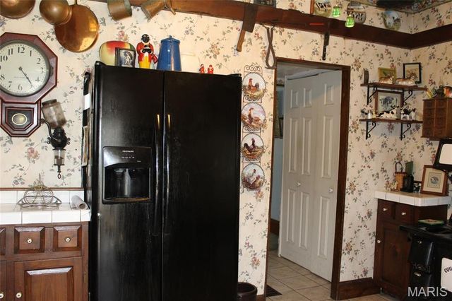 877 E Airline Drive, East Alton, IL 62024