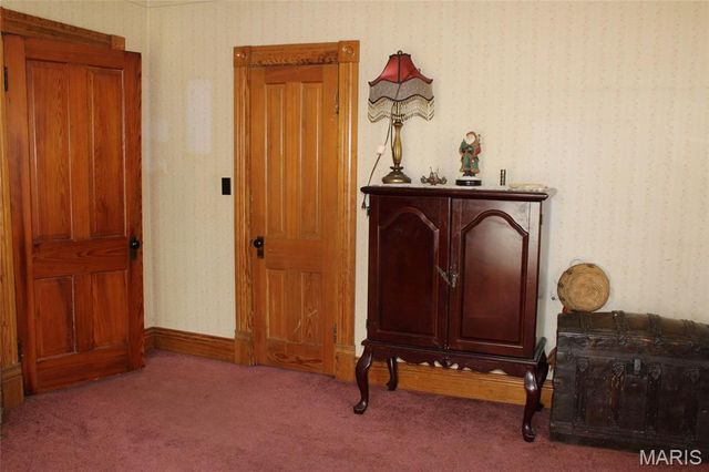 877 E Airline Drive, East Alton, IL 62024