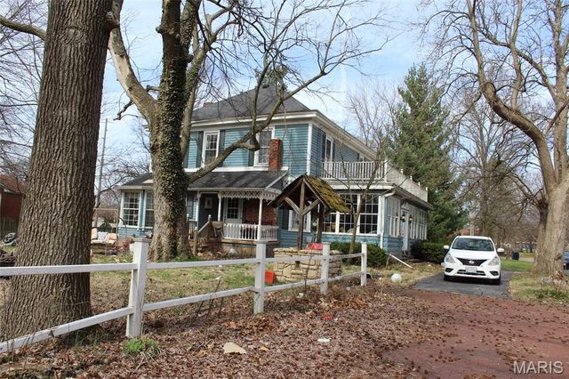 877 E Airline Drive, East Alton, IL 62024