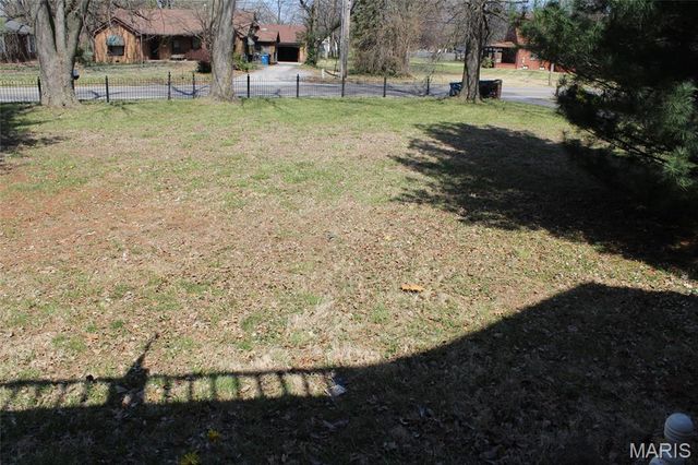 877 E Airline Drive, East Alton, IL 62024
