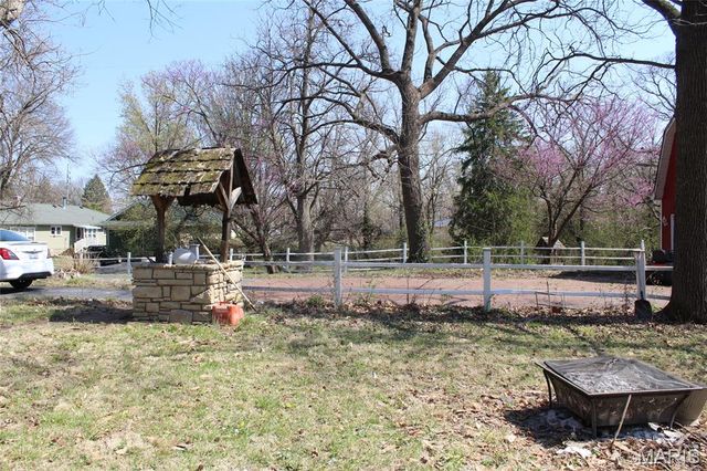 877 E Airline Drive, East Alton, IL 62024