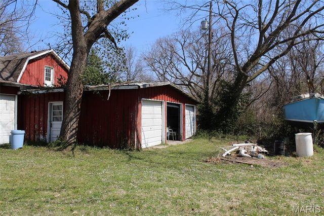 877 E Airline Drive, East Alton, IL 62024