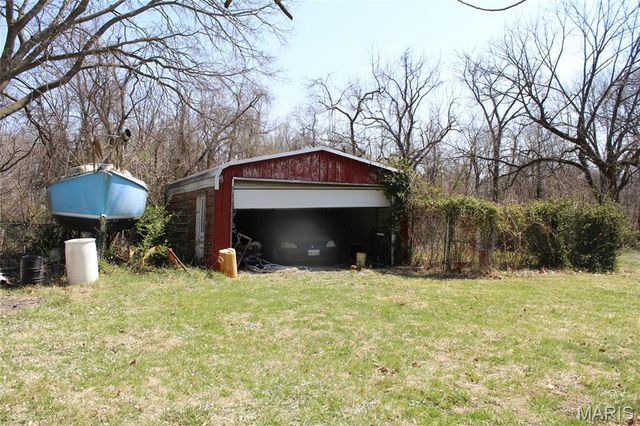 877 E Airline Drive, East Alton, IL 62024
