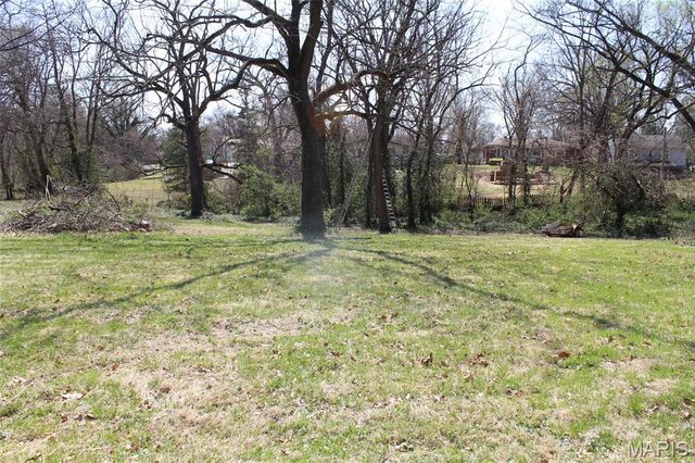 877 E Airline Drive, East Alton, IL 62024